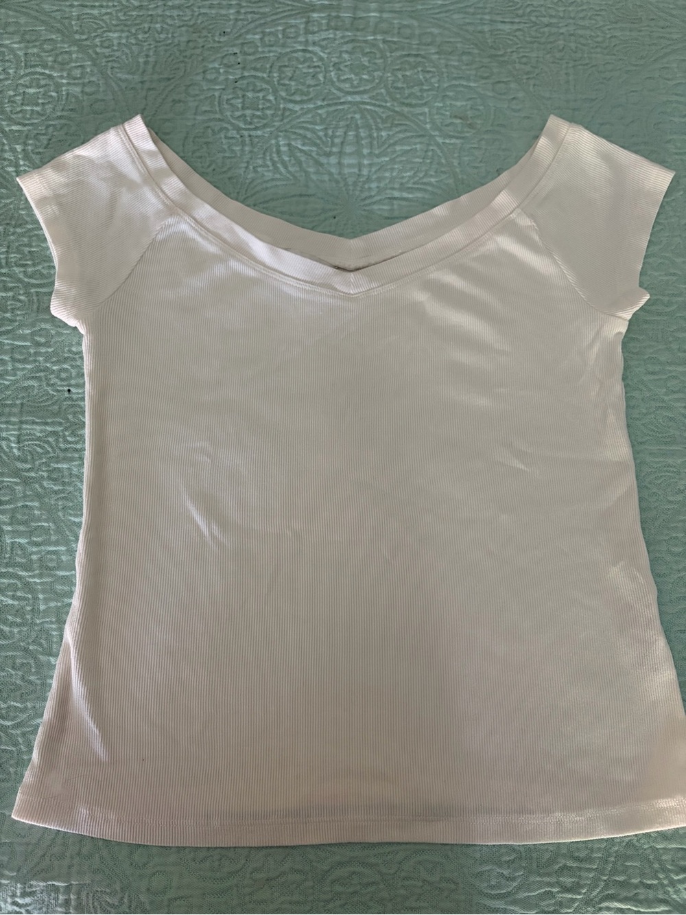 Banana Republic Cream V-Neck Short Sleeve Top